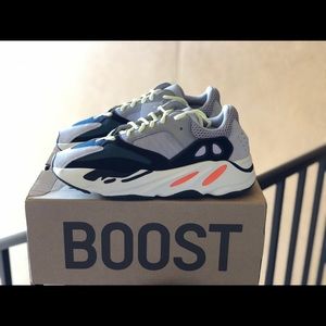 YEEZY 700 WAVE RUNNER SIZE 10 DS